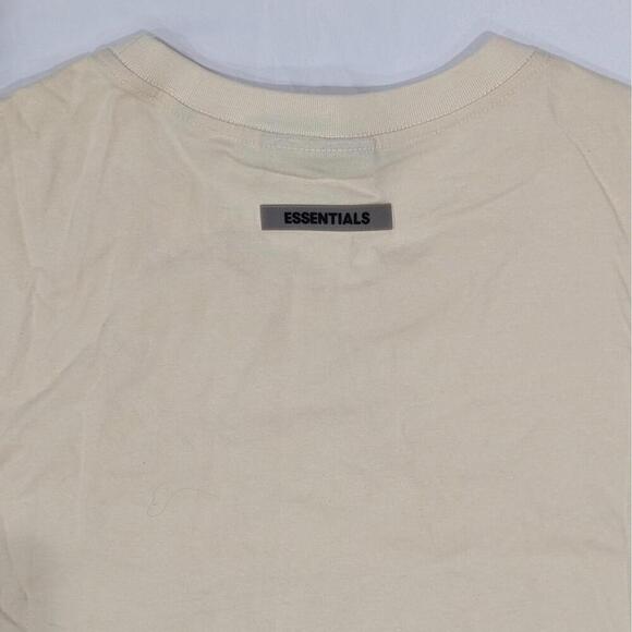 BRAND NEW Fear of God Essentials T-Shirt Cream Applique Logo SS20 Pacsun Size M - Picture 9 of 9
